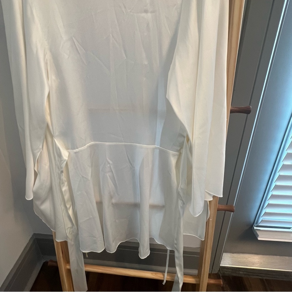 Angel Sleeve Robe - Picture 14 of 15